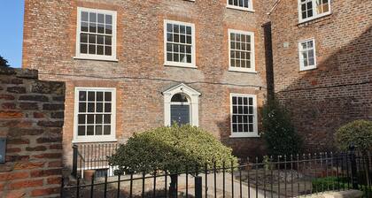 14 St Saviour's Place