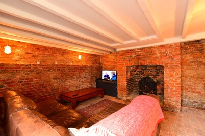 14 St Saviour's Place