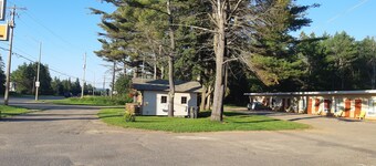 Pine Grove Motel
