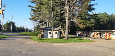 Pine Grove Motel