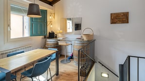 Dining - Duplex apartment in the Barri Vell, Girona (Girona)