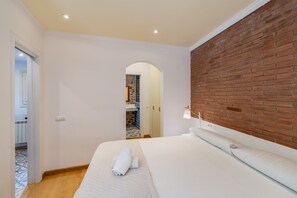 1 chambre, lit parapluie, Wi-Fi, draps fournis