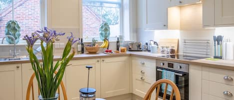 Apartment | Dining