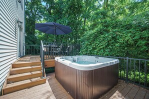 Tina de hidromasaje al aire libre