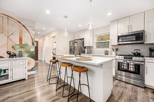 Hot Tub | New Build | Sauna | Walk Downtown | Theater | Arcade | Park City View