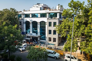 Interior entrance - Ikhaya Hotels (New Delhi)