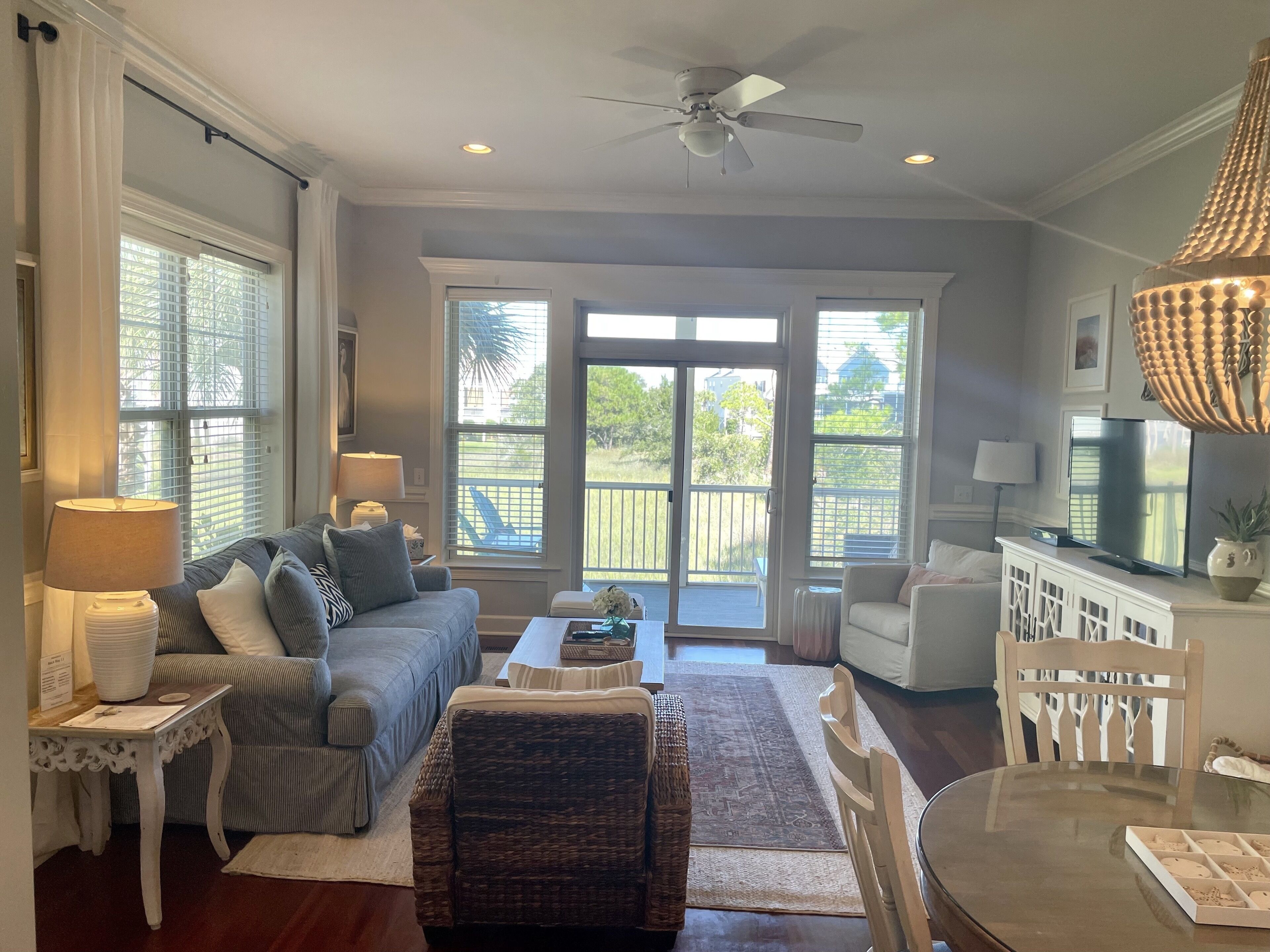 Back Bay #11. Folly Beach Townhouse 3 BR Walking Distance to Beach and Shops.