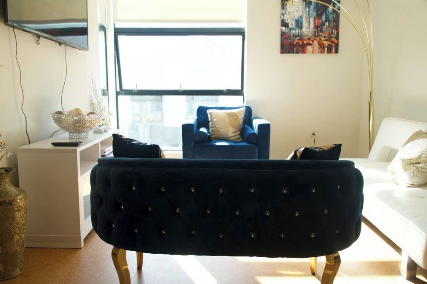 Smart TV, Netflix, table tennis, streaming services