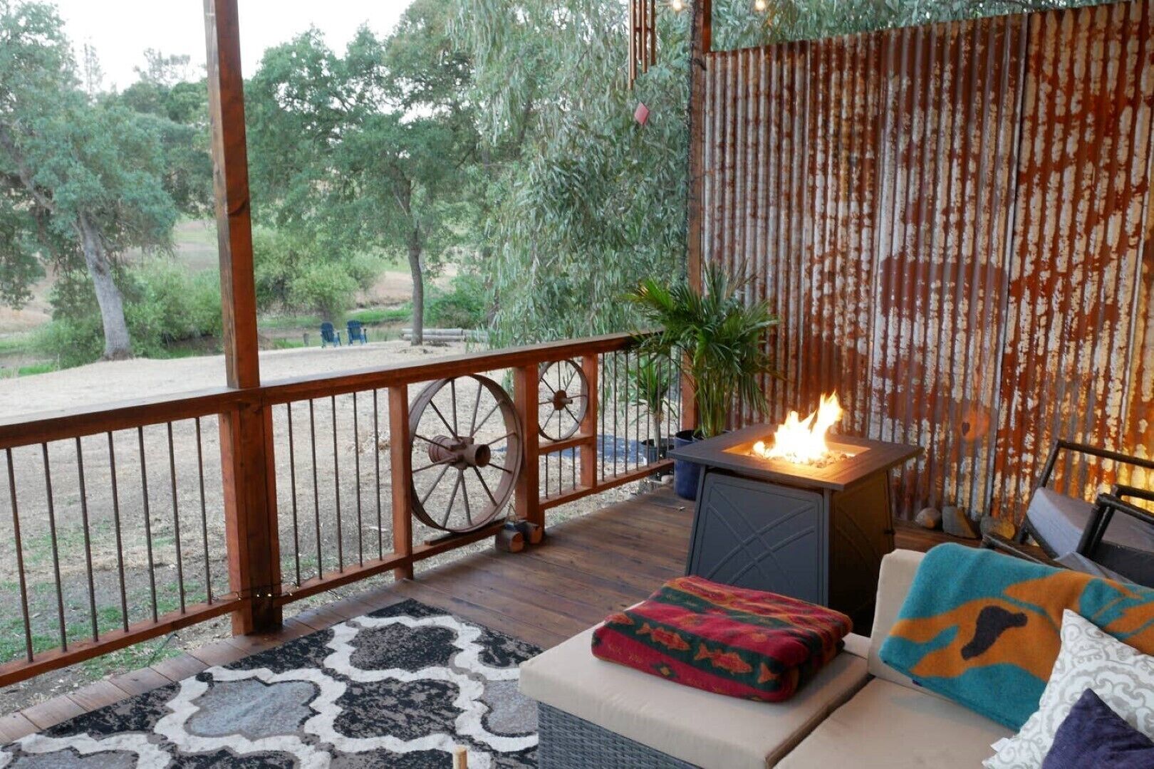 Luxury Private TINY HOUSE on 10 Remote Acres