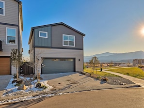 Exterior - Luxury, Efficient, Comfortable and Upward Living “Tree House”! (Colorado Springs)