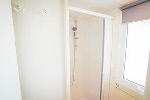 บ้านเคลื่อนที่ดีลักซ์ | ห้องน้ำ | ฝักบัว, เรนชาวเวอร์