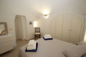 5 bedrooms, iron/ironing board, travel cot, free WiFi