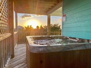 Tina de hidromasaje al aire libre