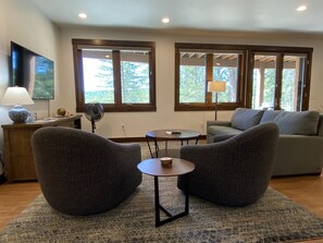 House (FL361) | Living room | Flat-screen TV