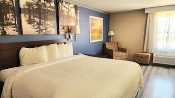 笔记本电脑工作区、遮光窗帘、熨斗/熨衣板、免费 WiFi