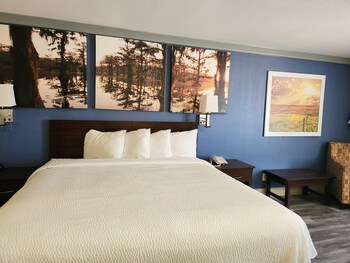 Days Inn by Wyndham Rosenberg