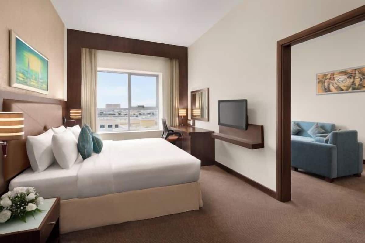 1 chambre, minibar, coffres-forts dans les chambres, bureau