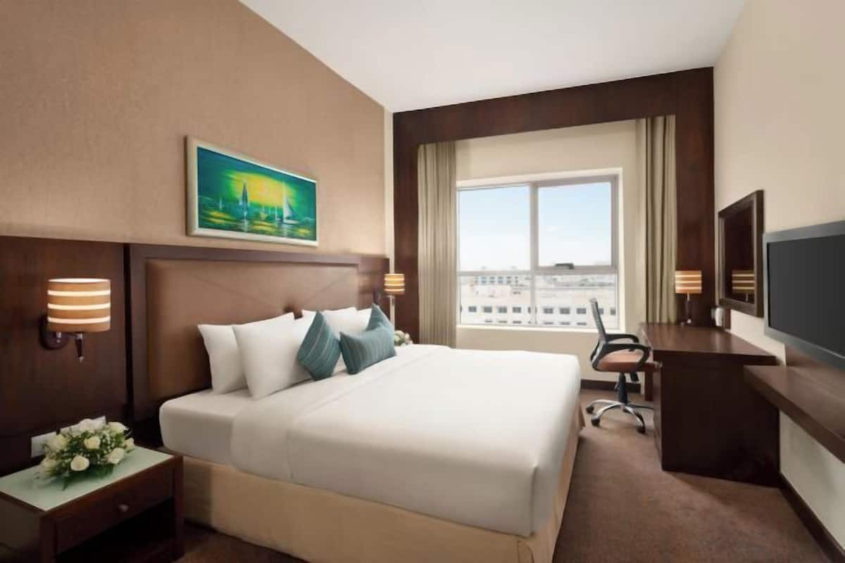 1 chambre, minibar, coffres-forts dans les chambres, bureau