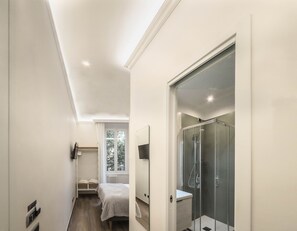 Premium bedding, individually decorated, individually furnished, desk - My Maison 109 (Rome)