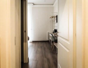 Deluxe kamer, 1 twee- of 2 eenpersoonsbedden | Luxe beddengoed, individueel gedecoreerd, individueel gemeubileerd