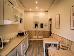Fridge, microwave, coffee/tea maker, electric kettle - My Maison 109 (Rome)