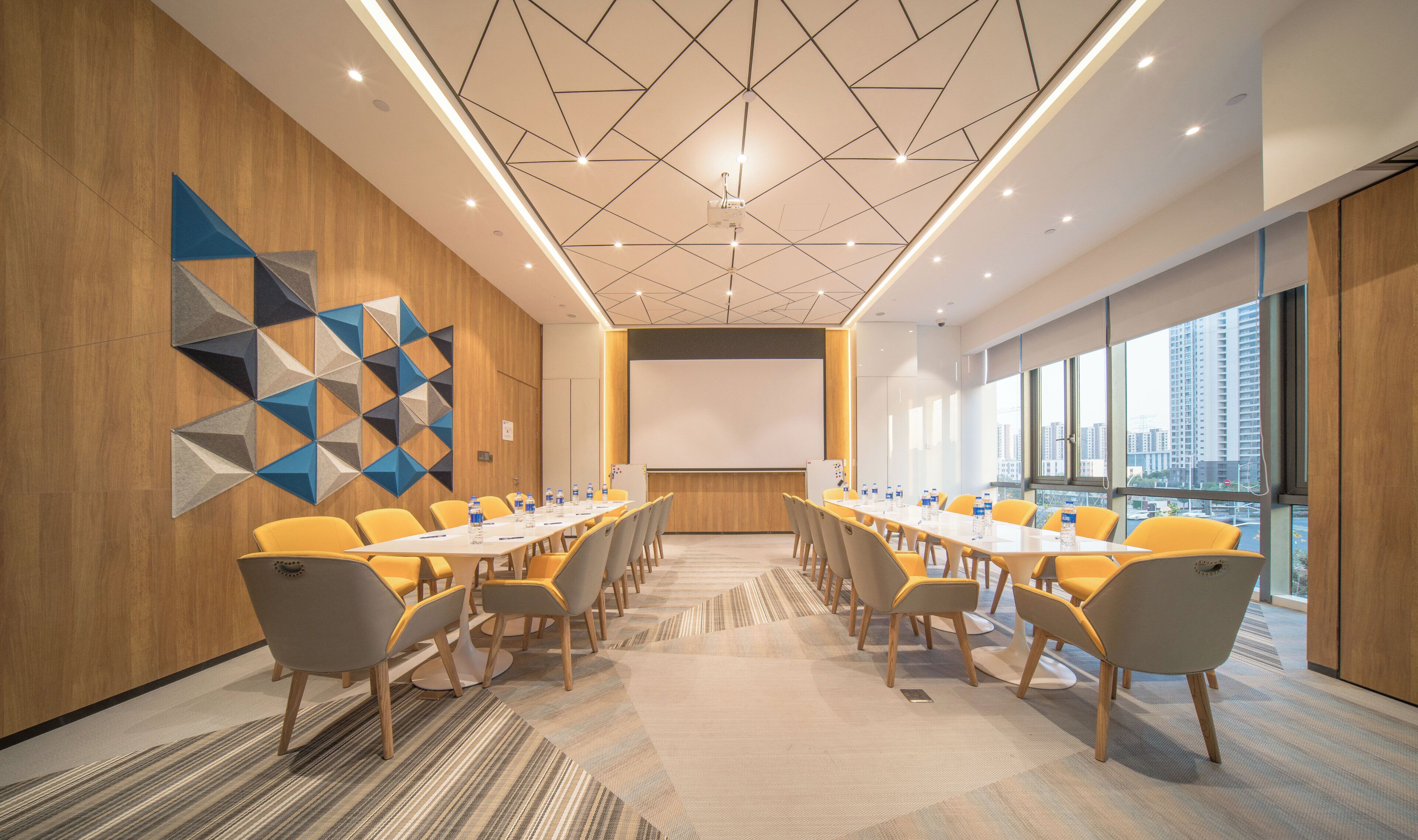 Photo - Holiday Inn Express Shanghai Huijin by IHG