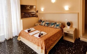 三人房, 阳台 (n.2) | 迷你吧、办公桌、遮光窗帘、免费 WiFi