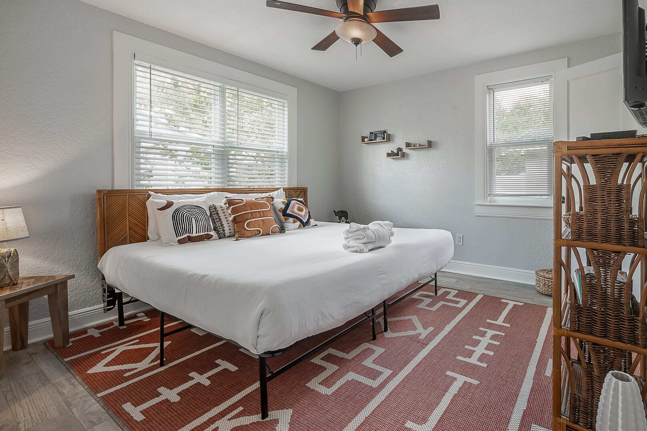 "Boho Bungalow" - Fenced In|Fire Pit|Grill