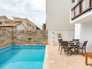 Utomhuspool