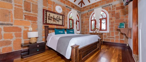 1 habitación, ropa de cama hipoalergénica, wifi gratis y ropa de cama