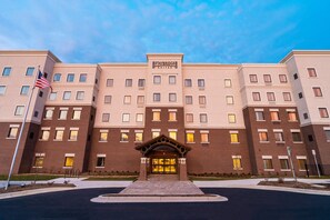 Exterior - Staybridge Suites Washington DC East - Largo by IHG (Upper Marlboro)