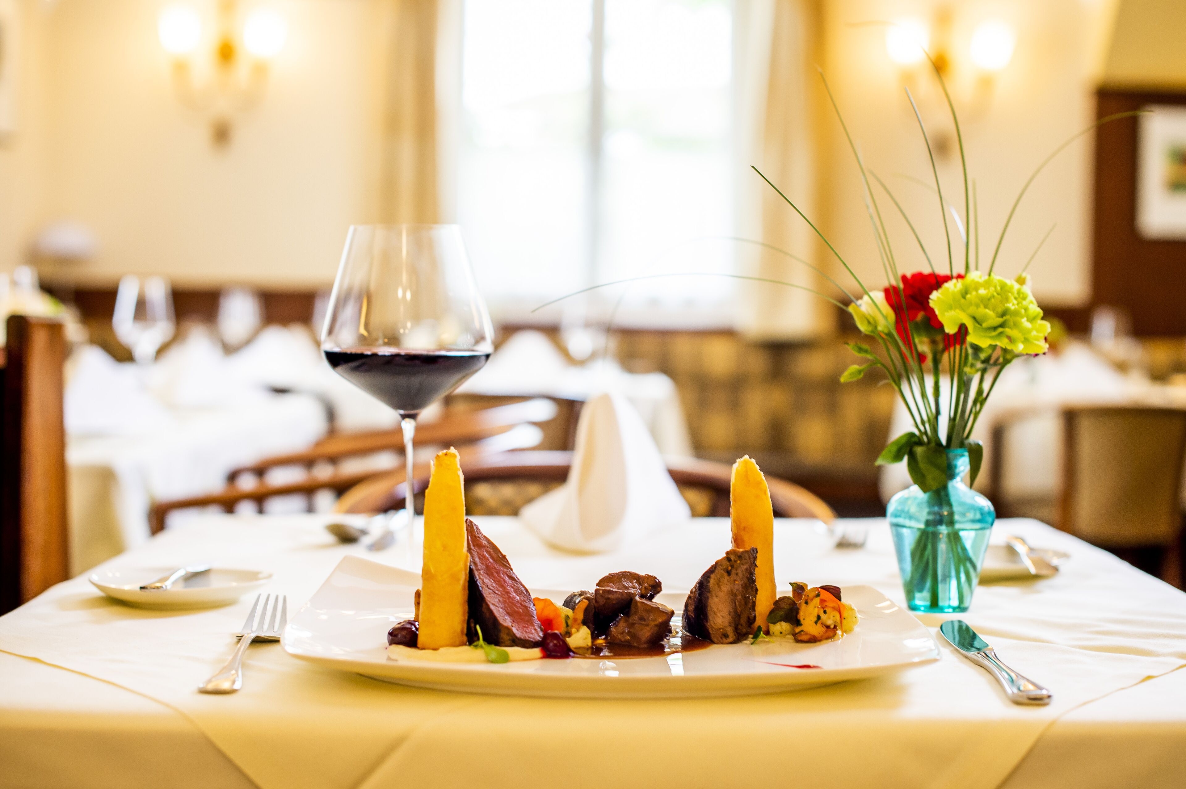 breakfast, lunch and dinner served