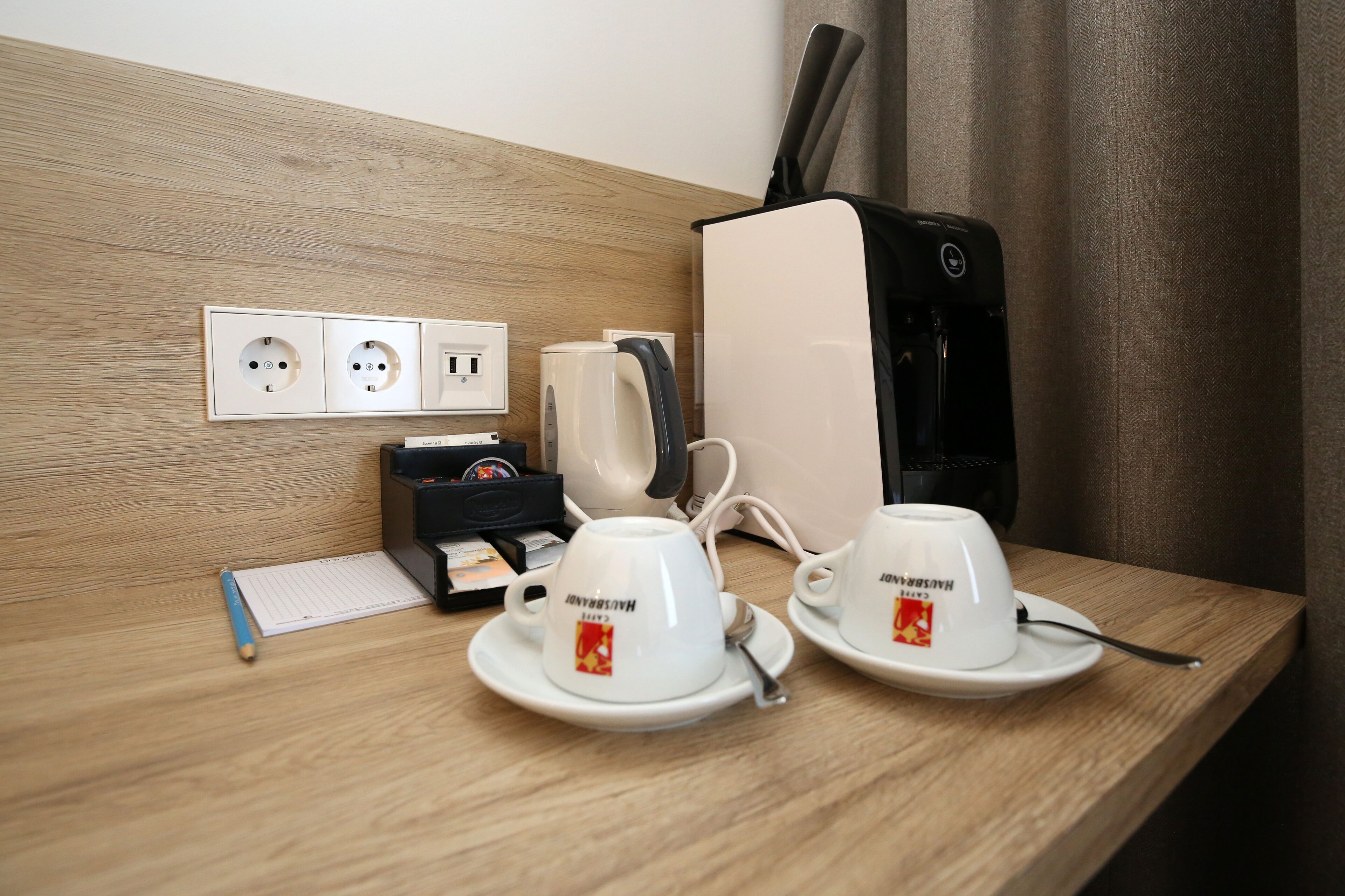 deluxe double room single use | room amenity