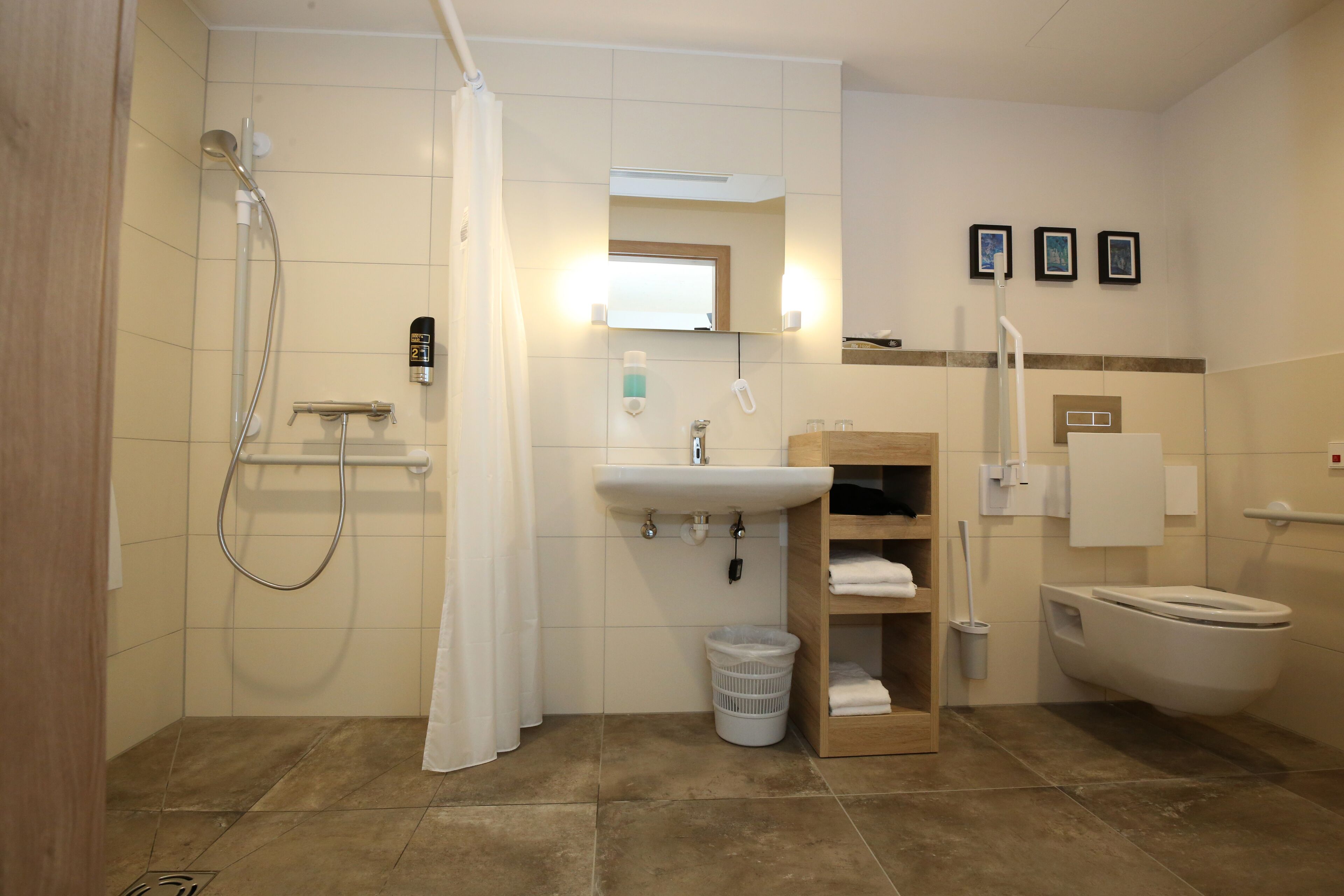 shower, rainfall showerhead, free toiletries, hair dryer