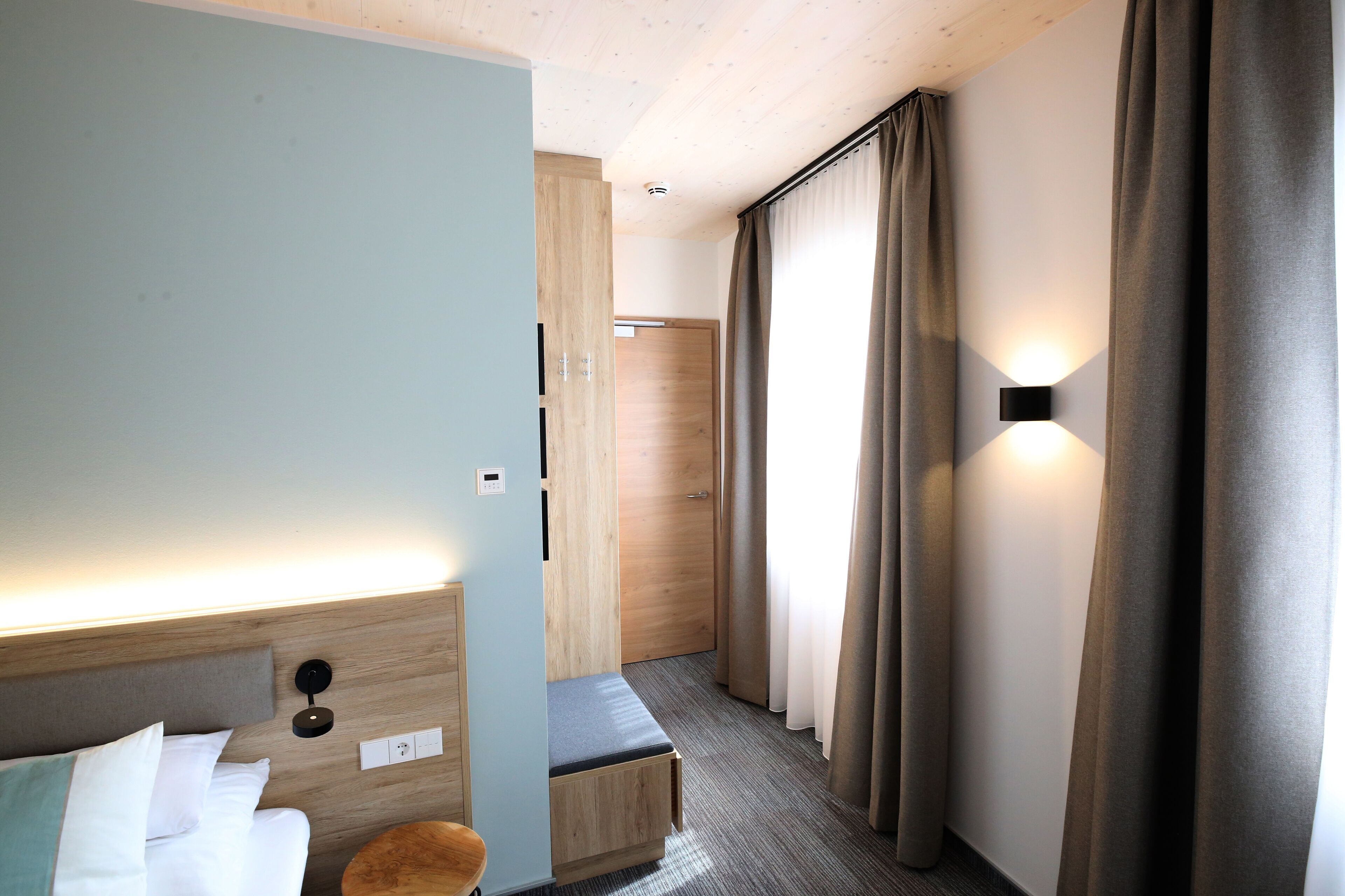 Escritorio, cortinas blackout y insonorización 