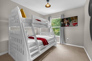 3 bedrooms, travel cot, WiFi, bed sheets