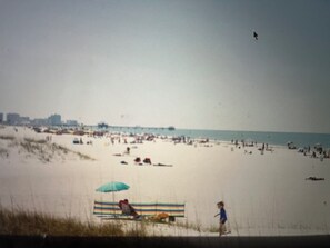 Beach nearby, sun-loungers, beach towels - Luxury & Serenity at Fairways Lake Estates - a Hidden Gem Near Magic Kingdom (Davenport)