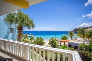 Oceanfront 3 bedroom apartment | Balcony view - Blue Bay Beach Apartments (Sint Michiel)