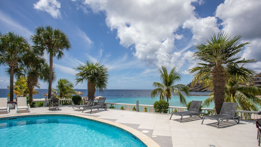 Blue Bay Beach Apartments