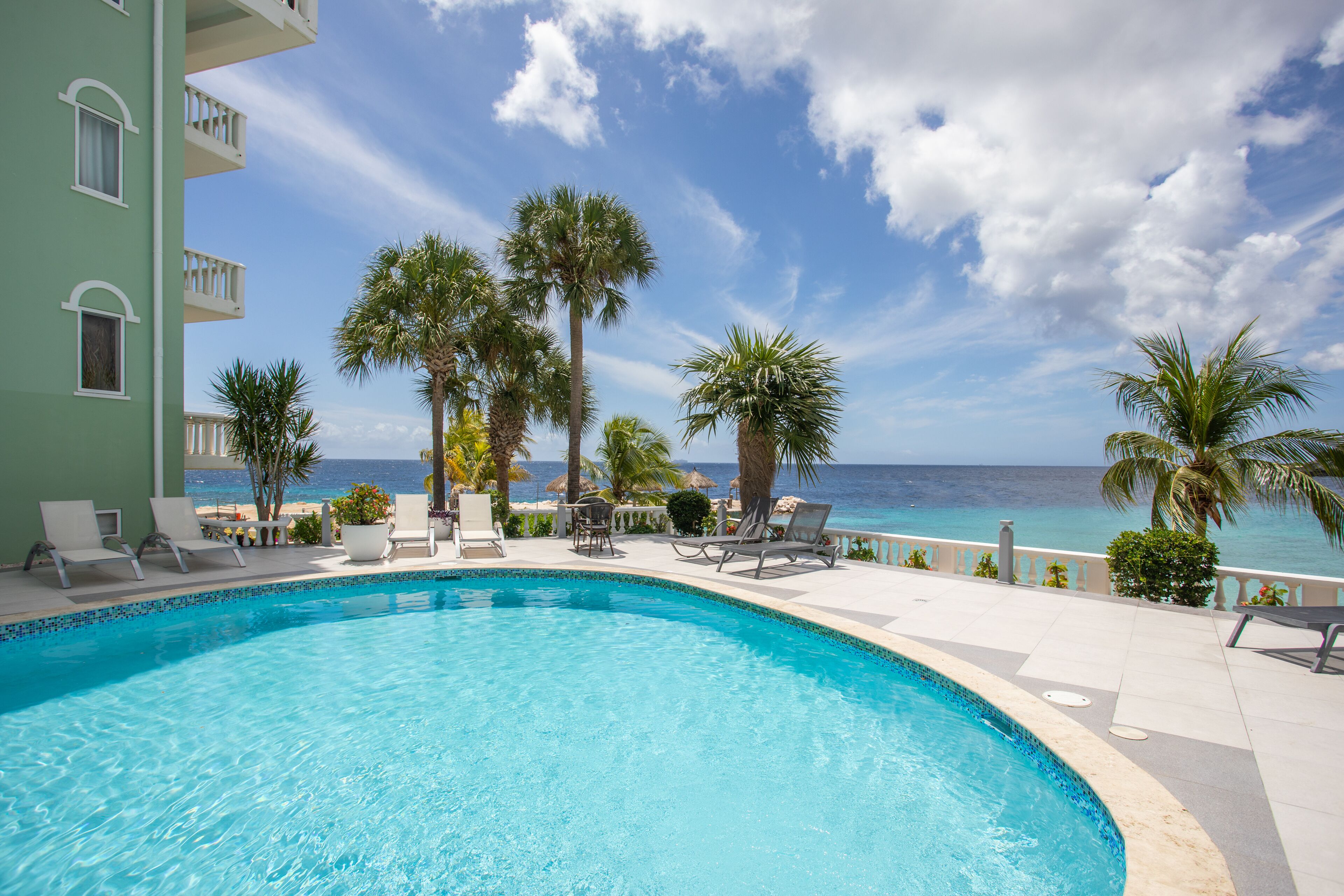 outdoor pool, pool loungers