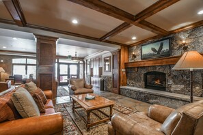 Luxury Condo, Multiple Beds, Mountain View (Lone Eagle 3026) | Exterior