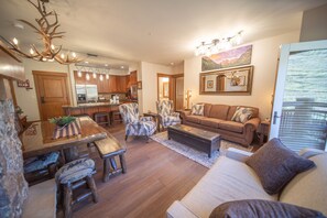 奢华公寓式客房, 多张床, 山景 (Lone Eagle 3026) | 外观