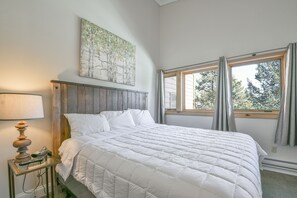 Deluxe Townhome, 3 Bedrooms, Fireplace, Mountain View (Tennis Townhomes 1319)
