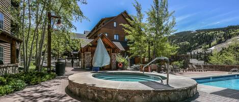 Condo, Multiple Beds, Courtyard View (Dakota Lodge 8477) | Exterior