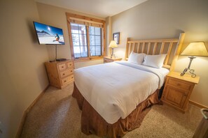 Signature Condo, 2 Bedrooms, Pool Access, Courtyard View (Dakota Lodge 8456)