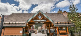 Red Hawk Lodge 2222