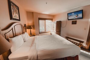 Premium Condo, 1 Bedroom, Pool Access, Mountain View (Red Hawk Lodge 2222) | 1 bedroom, individually decorated, individually furnished