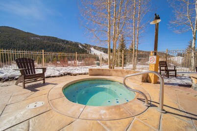 Red Hawk Lodge 2222