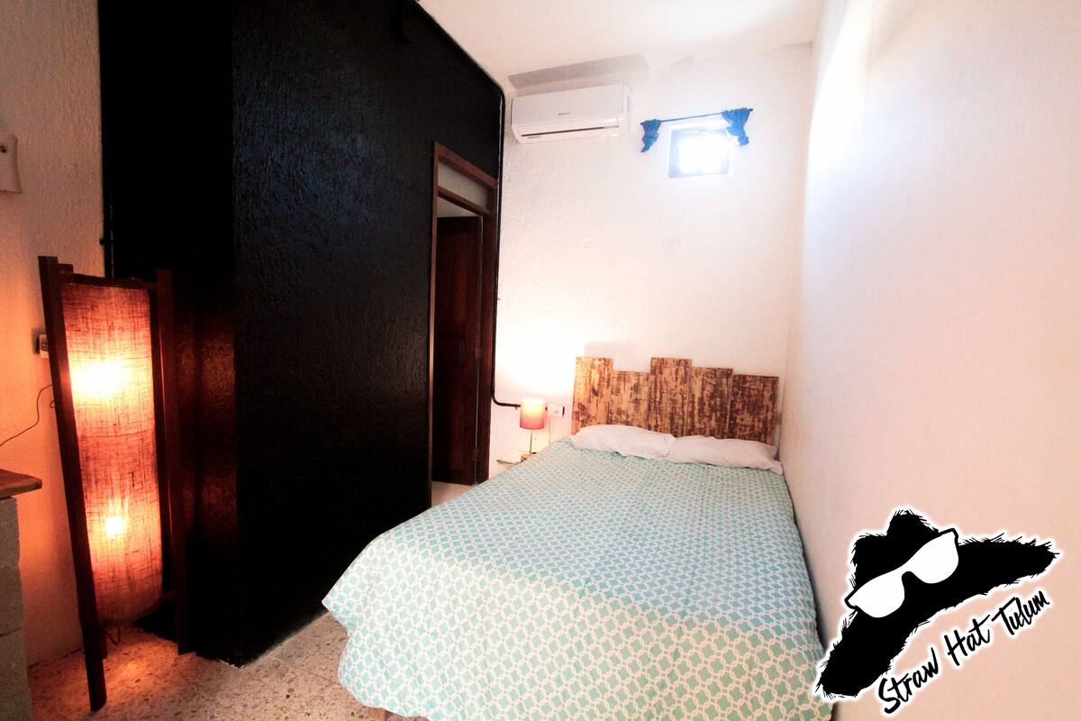 Basic Double Room | Peralatan tempat tidur hipoalergenik, kalis bunyi, Wi-fi percuma 