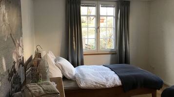 2 bedrooms, desk, iron/ironing board, travel cot